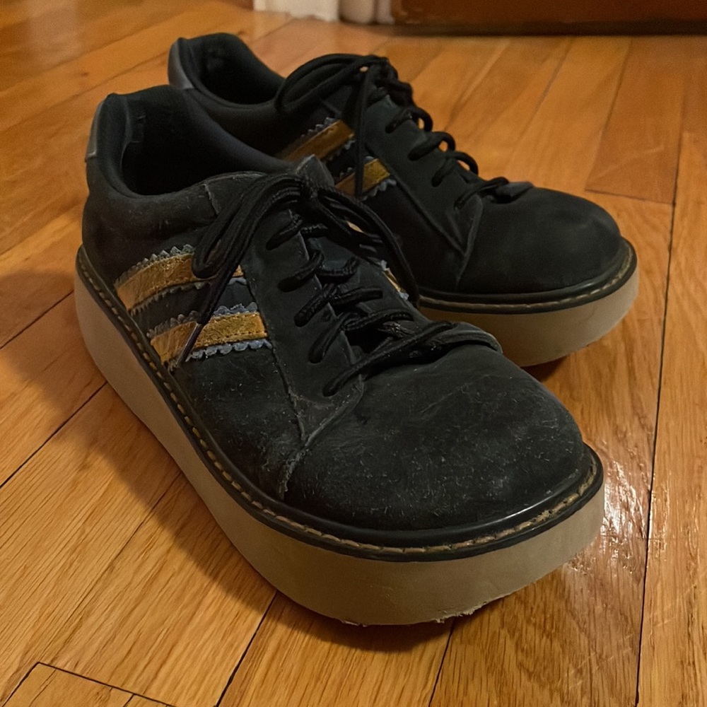 Vintage Y2K Beach Club platform sneakers